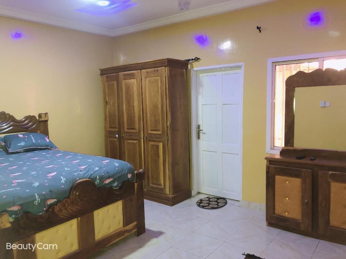 Awamuulamin Manneh Guest House Abuko Exterior photo