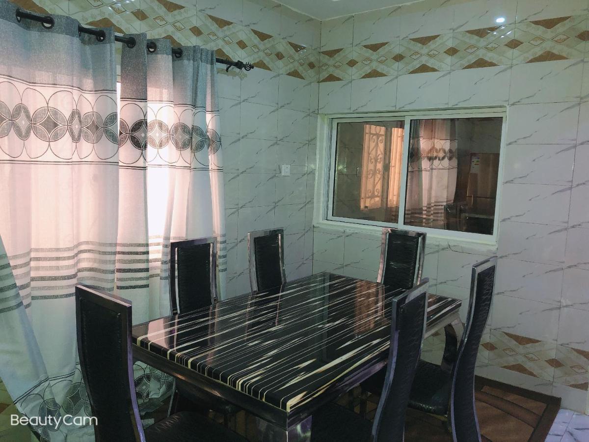 Awamuulamin Manneh Guest House Abuko Exterior photo