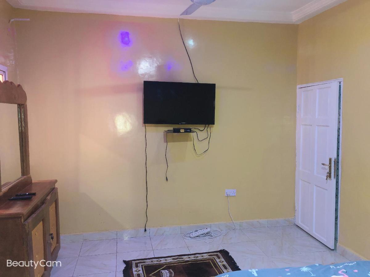 Awamuulamin Manneh Guest House Abuko Exterior photo