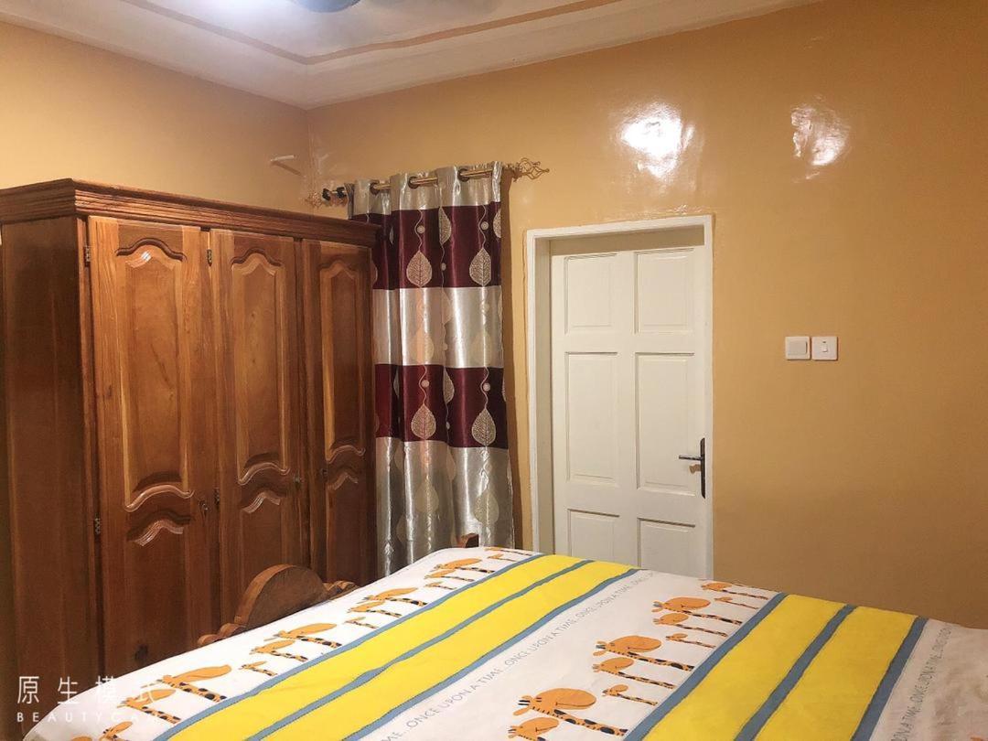 Awamuulamin Manneh Guest House Abuko Exterior photo